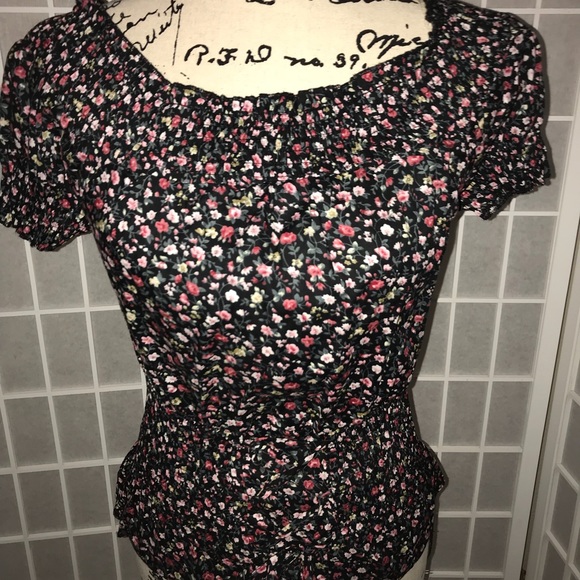 Papermoon Tops - Flowered Blouse 🌹